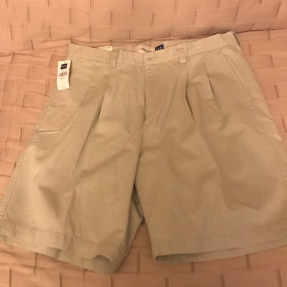 GAP Relaxed Pleated Front Shorts